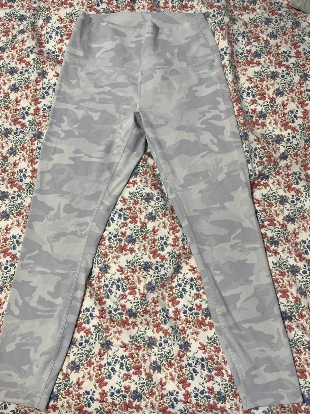 Lululemon Light Gray ribbed Camo Leggings